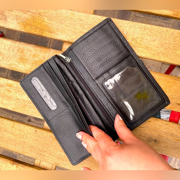 Black Leather Wallet - Picture 2 of 5